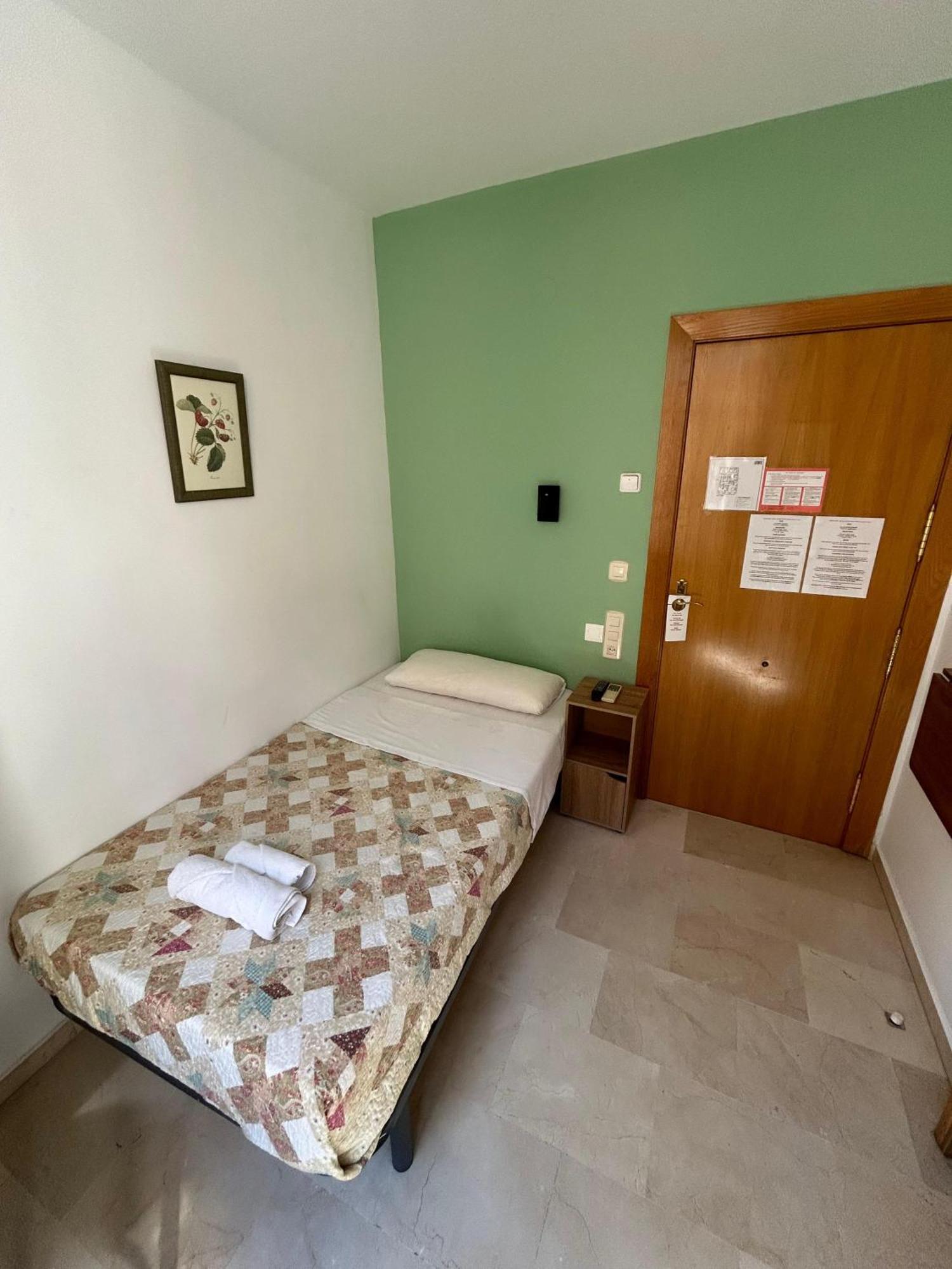 Hostal El Olivo Granada Luaran gambar