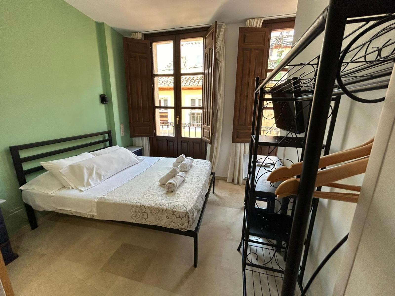 Hostal El Olivo Granada Luaran gambar